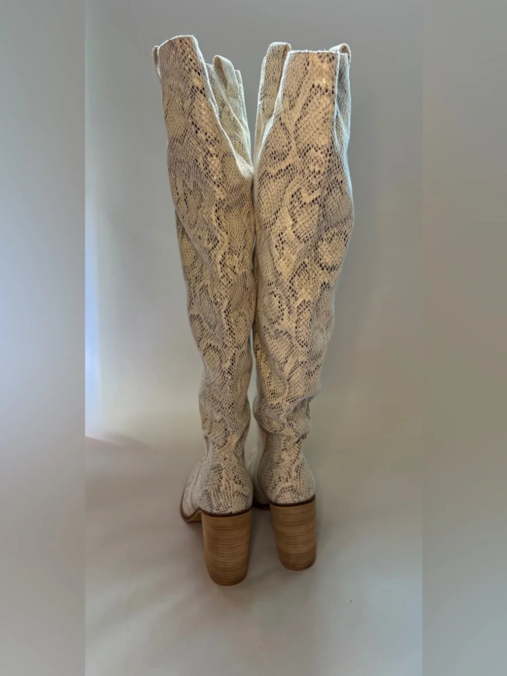Mi.iM The Saint Slouch Knee-High Boots – Black and White Suede Size 10 - Picture 4 of 9